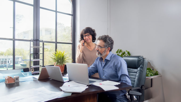Les difficultés quotidiennes du travail et de la vie sociale avec le Parkinson